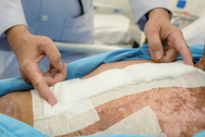 Người đàn ông ở TPHCM bị đồng nghiệp cùng cơ quan đâm thủng tim