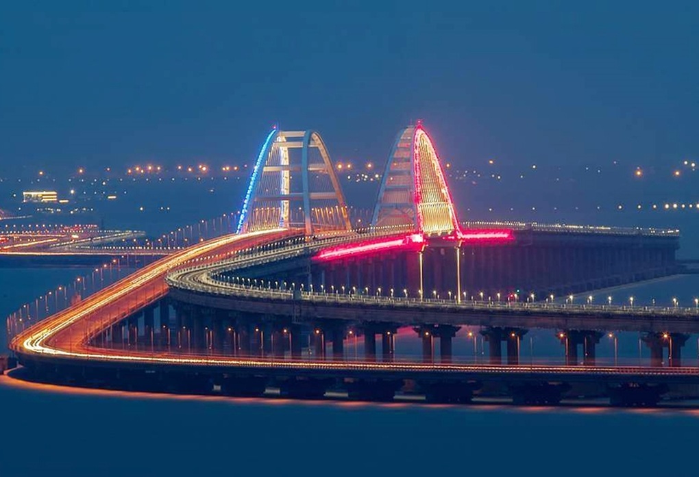 Nga cáo buộc Ukraine tấn công cầu Crimea bằng tên lửa S-200 - 1 Nga cáo buộc Ukraine tấn công cầu Crimea bằng tên lửa S-200 - 1