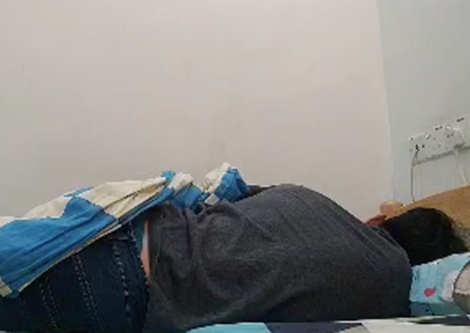 Thanh niên kiếm 11.000 USD nhờ livestream đi ngủ giữa dịch corona - 2 Thanh niên kiếm 11.000 USD nhờ livestream đi ngủ giữa dịch corona - 2