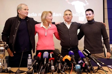 Djokovic từ chối giải thích việc "đi khắp nơi" sau khi nhiễm Covid-19