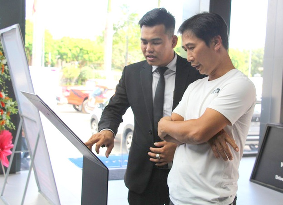 Chàng trai phố núi có lương tháng 20 triệu đồng từ mê .. mùi dầu sống - 2 Chàng trai phố núi có lương tháng 20 triệu đồng từ mê .. mùi dầu sống - 2