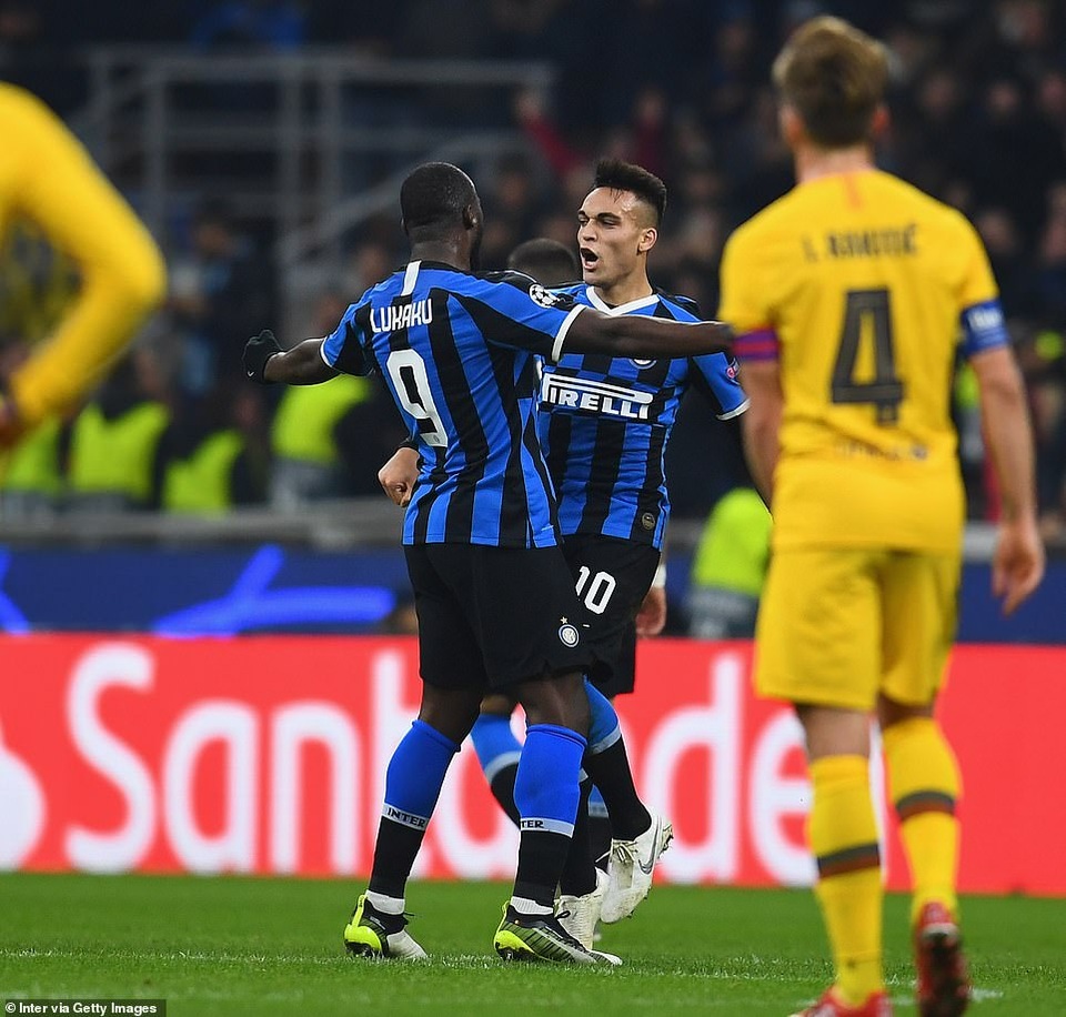 Thua Barcelona, Inter Milan ngậm ngùi nhìn Dortmund đi tiếp - 4 Thua Barcelona, Inter Milan ngậm ngùi nhìn Dortmund đi tiếp - 4