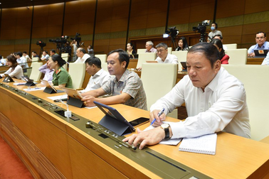 Quốc hội thông qua Luật Cảnh sát cơ động