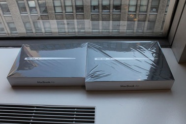 Đập hộp “bộ đôi” MacBook Air 2011