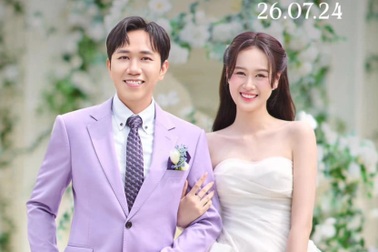 Diễn viên hài Anh Đức tung ảnh cưới, hé lộ về hôn lễ với vợ kém 12 tuổi