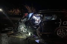 Hai ô tô tông nhau nát bét, 1 người chết, 4 người bị thương
