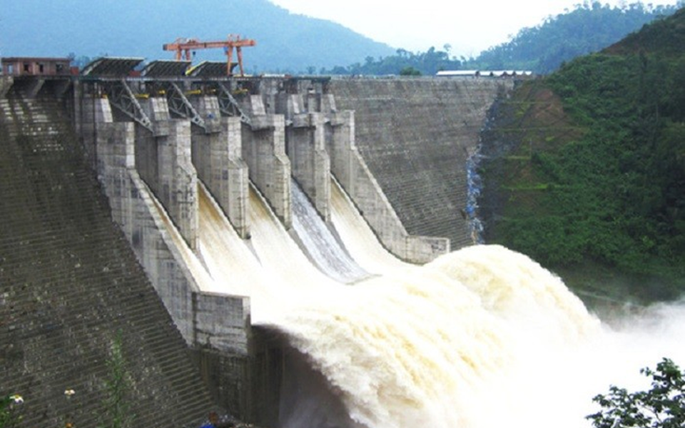 Bộ Công Thương báo cáo nhanh tình hình thủy điện trước cơn bão số 8 - 1 Bộ Công Thương báo cáo nhanh tình hình thủy điện trước cơn bão số 8 - 1