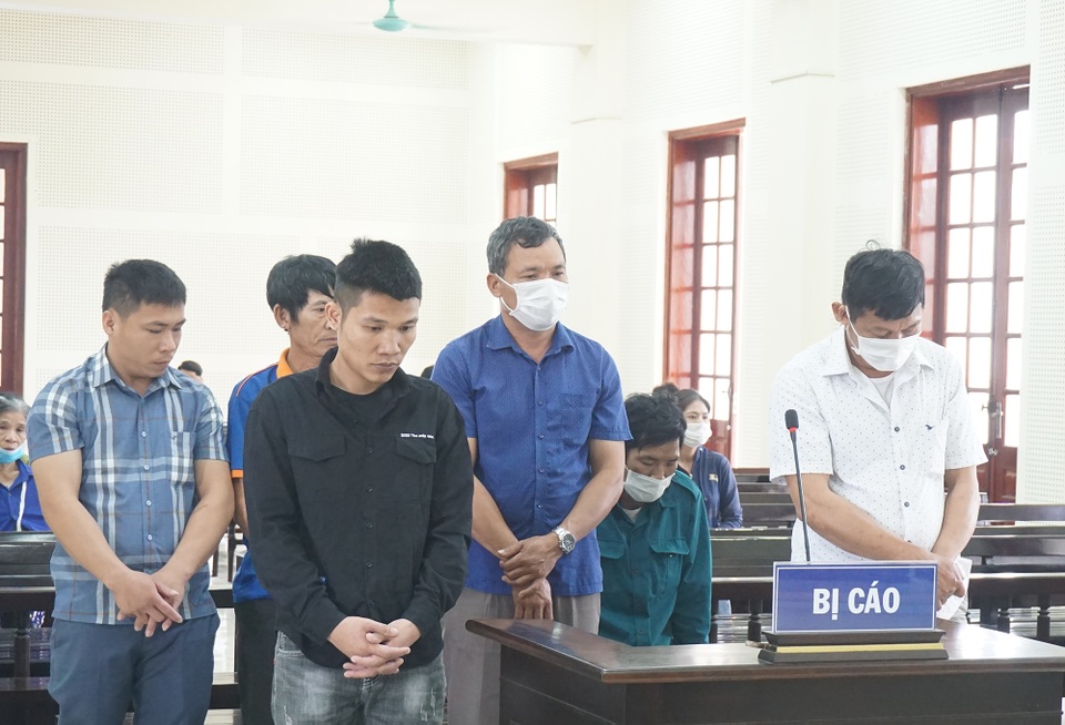 Hàng loạt người dính lao lý vì... viên gạch vỡ - 1 Hàng loạt người dính lao lý vì... viên gạch vỡ - 1