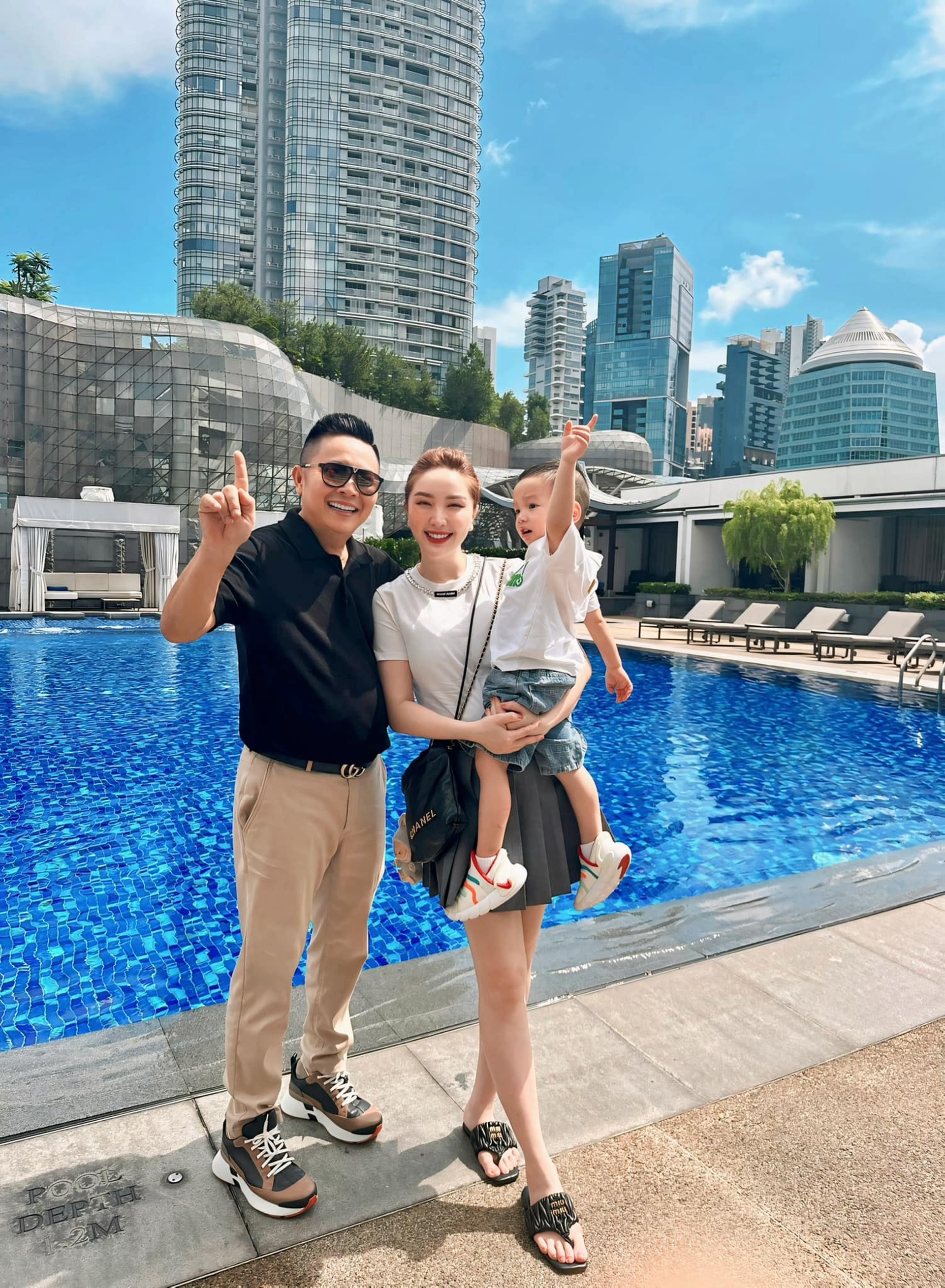 Bảo Thy rời xa sân khấu: Chồng tặng quà đắt tiền, cưng chiều như công chúa - 4 Bảo Thy rời xa sân khấu: Chồng tặng quà đắt tiền, cưng chiều như công chúa - 4