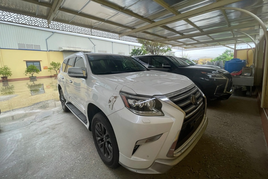 Lexus GX460 bị tịch thu ở Hưng Yên được đấu giá thành công gần 2,5 tỷ đồng - 1