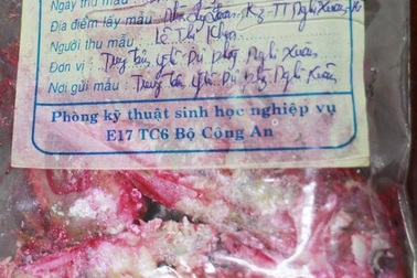 Cá kho đổi màu bất thường do vi khuẩn Serratia marcescens