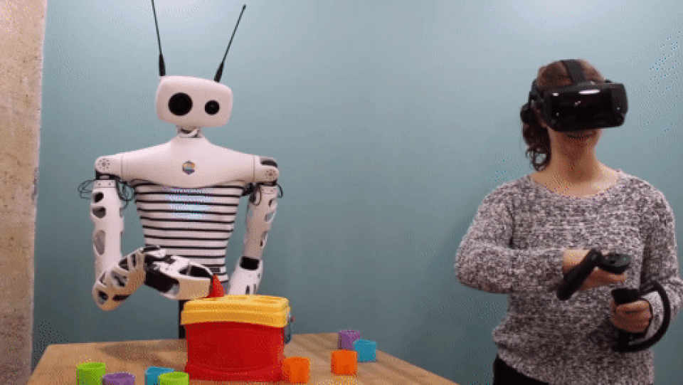CES 2021: Chiêm ngưỡng robot dọn nhà, nấu ăn, đánh đàn piano cực đỉnh - 4 CES 2021: Chiêm ngưỡng robot dọn nhà, nấu ăn, đánh đàn piano cực đỉnh - 4