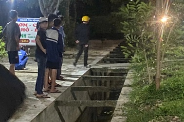 Phát hiện người đàn ông tử vong dưới mương nước
