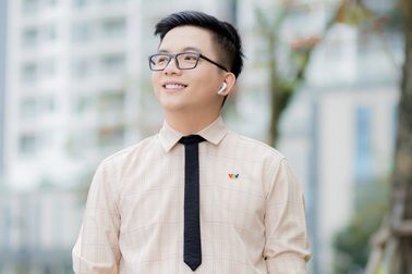 Chàng trai 9X từng "ngọng líu" làm MC truyền hình, giảng viên đại học