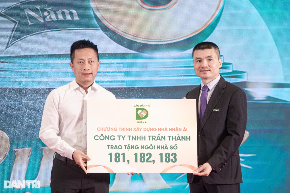 Sinh nhật 20 tuổi, báo Dân trí hoàn thành dự án 200 nhà Nhân ái - 3 Sinh nhật 20 tuổi, báo Dân trí hoàn thành dự án 200 nhà Nhân ái - 3