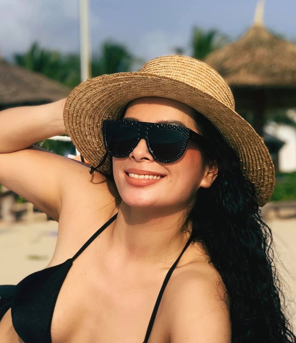 Hé lộ cuộc sống của Diva Hồng Nhung, MC Kỳ Duyên trong thời gian ở Mỹ - 16 Hé lộ cuộc sống của Diva Hồng Nhung, MC Kỳ Duyên trong thời gian ở Mỹ - 16