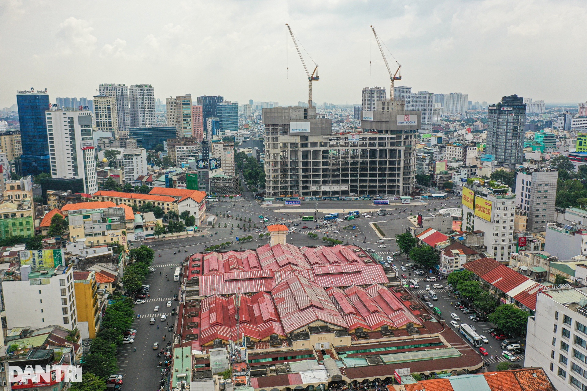 Cận cảnh siêu phẩm chục nghìn tỷ trơ khung trên đất kim cương ở TPHCM - 11 Cận cảnh siêu phẩm chục nghìn tỷ trơ khung trên đất kim cương ở TPHCM - 11