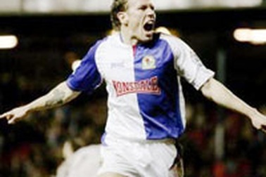 Bellamy khuất phục “mèo đen”