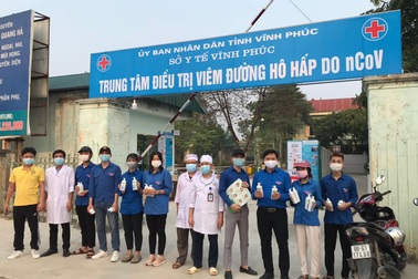 Bio Cosmetics trao tặng 3000 chai xịt sát khuẩn ở tâm dịch Covid -19 Bình Xuyên