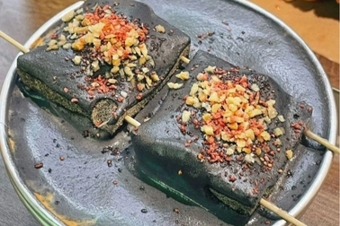 Bịt mũi uống món cà phê trứng thối gây "sốt", không phải ai cũng dám thử