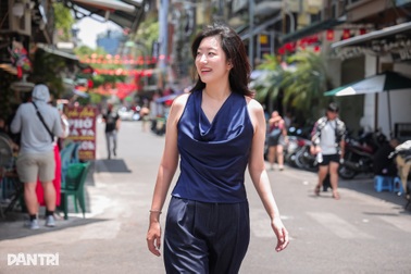 Bỏ hơn 230 triệu đồng, cô gái Hàn bay 5 lần/năm đến Việt Nam để xem concert