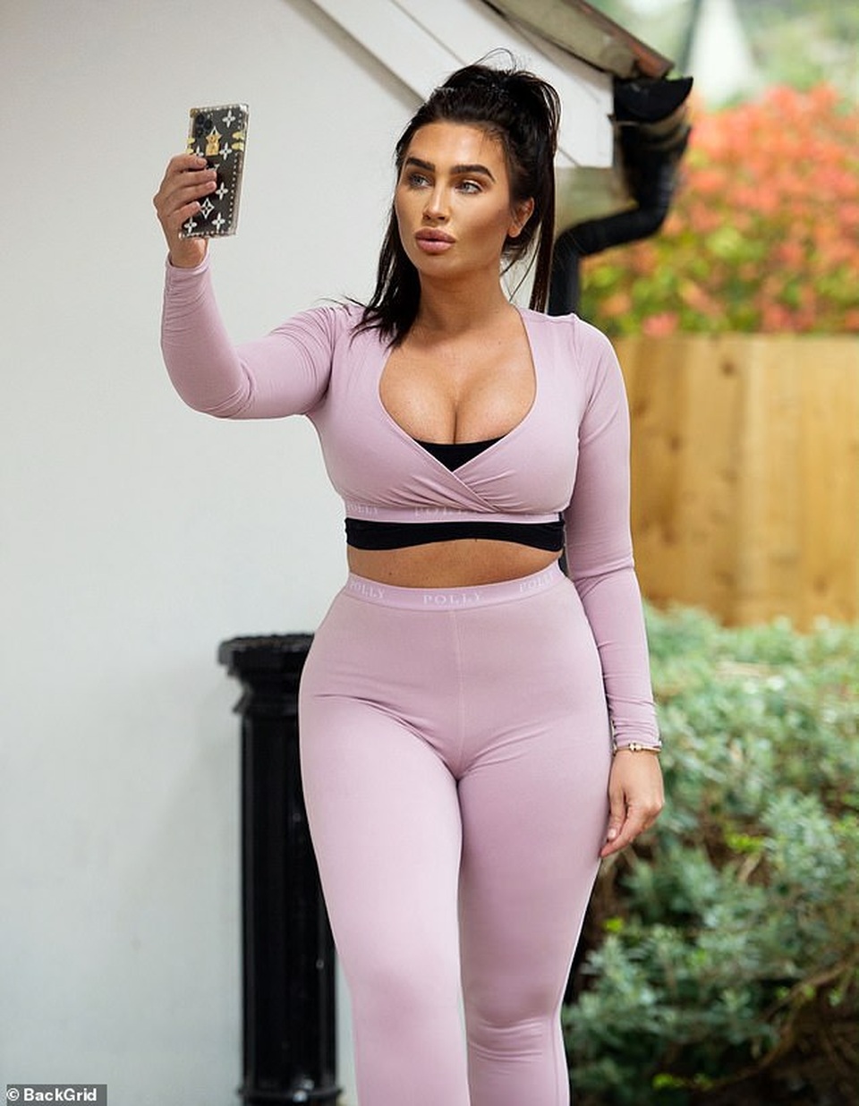 Lauren Goodger liên tục phủ nhận tin đồn tu sửa vòng ba - 5 Lauren Goodger liên tục phủ nhận tin đồn tu sửa vòng ba - 5