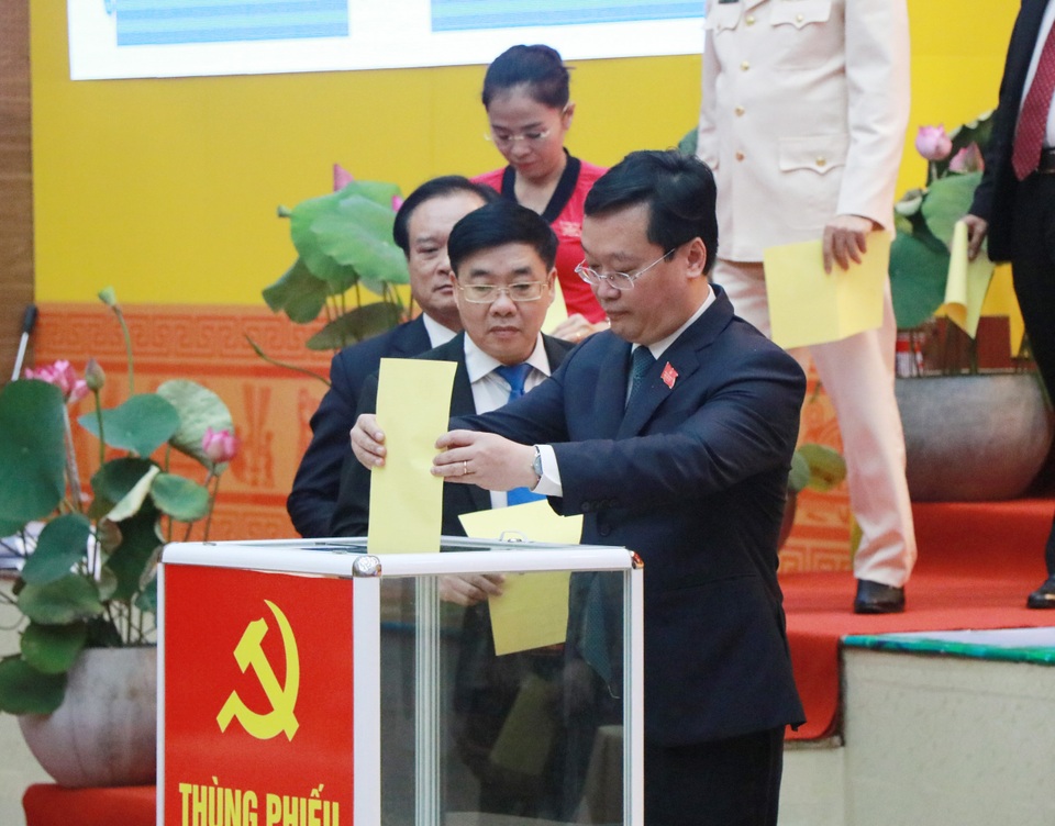 Ông Thái Thanh Quý tái đắc cử Bí thư Tỉnh ủy Nghệ An - 5 Ông Thái Thanh Quý tái đắc cử Bí thư Tỉnh ủy Nghệ An - 5