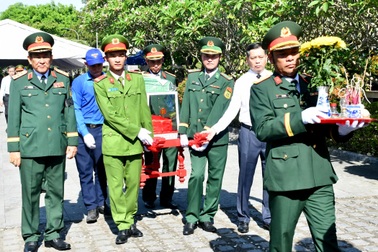 Tổ chức Lễ truy điệu và an táng 12 hài cốt liệt sỹ quy tập trên đất Lào