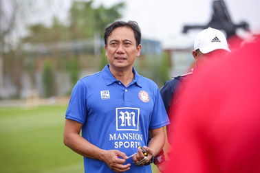 Trong thời gian chờ ông Park Hang Seo, CLB TPHCM công bố HLV tạm quyền