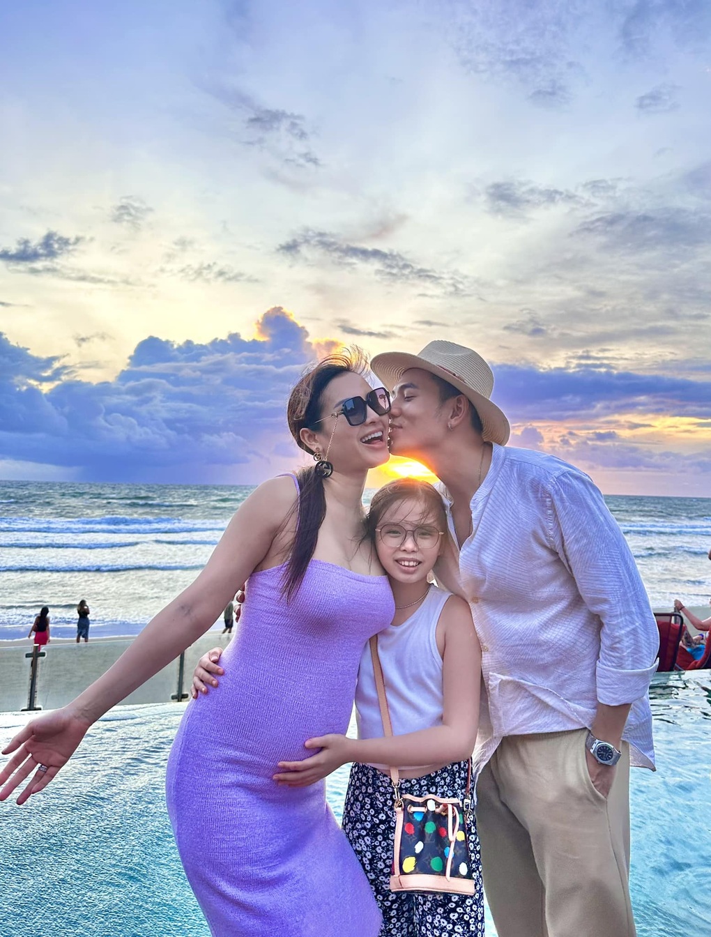 Phương Trinh Jolie phản hồi chuyện bầu vượt mặt vẫn vi vu xuất ngoại - 4 Phương Trinh Jolie phản hồi chuyện bầu vượt mặt vẫn vi vu xuất ngoại - 4