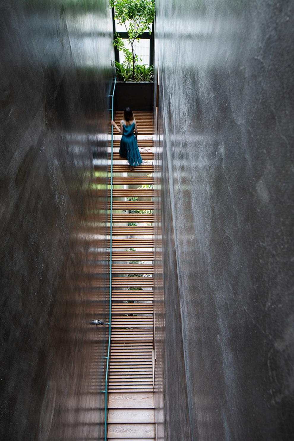 Ngôi nhà có cầu thang được ví như đi lên trời ở Sài Gòn - 4 Ngôi nhà có cầu thang được ví như đi lên trời ở Sài Gòn - 4