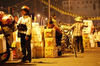 Rau quả Trung Quốc ồ ạt đổ về các chợ 