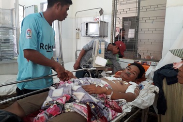 Hai người bị sét đánh thương vong khi đang làm ruộng