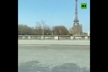 Paris vắng vẻ vì Pháp ban lệnh phong tỏa toàn quốc