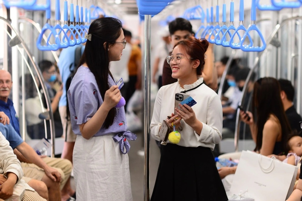 Metro số 1 TPHCM dừng bán vé giấy tại 5 nhà ga - 1 Metro số 1 TPHCM dừng bán vé giấy tại 5 nhà ga - 1