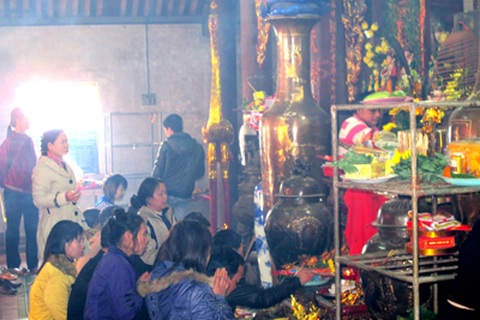 Náo nức đi lễ chùa cầu may đầu năm mới