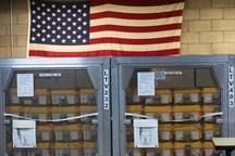 Quá thiếu máy thở, Mỹ nôn nóng chi 69 triệu USD cho một công ty vô danh