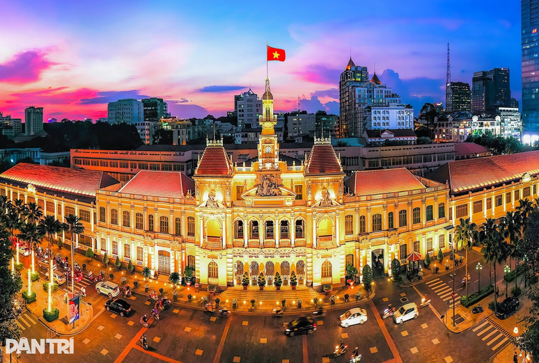 Bộ Chính trị: TPHCM là đô thị hiện đại, GRDP đạt 14.000 USD vào 2030