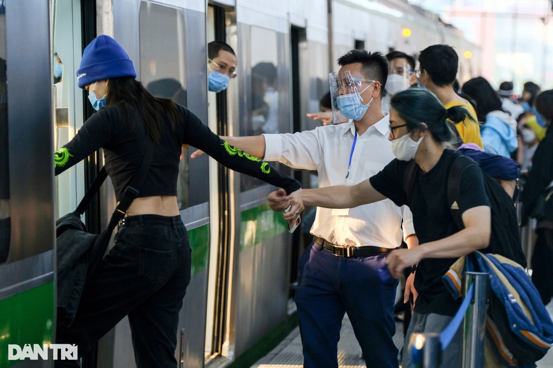 Nhìn lại 15 ngày chạy miễn phí tàu đường sắt Cát Linh - Hà Đông - 8