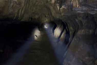 Nhiều bất ngờ phía trong hang động mới phát hiện ở Thanh Hóa