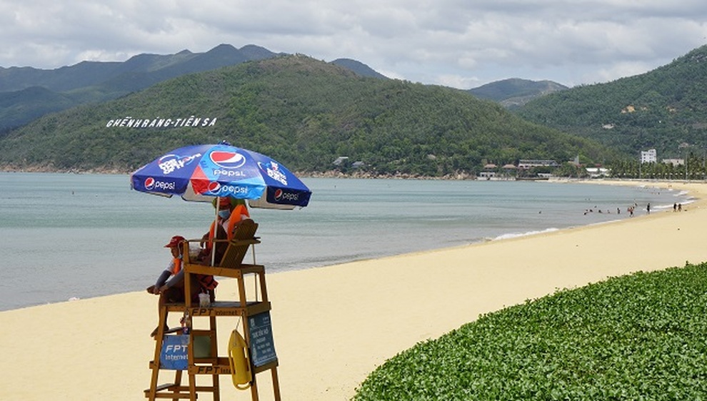 Biển Quy Nhơn vắng lặng ngày Tết Đoan Ngọ mùa dịch Covid-19 - 5 Biển Quy Nhơn vắng lặng ngày Tết Đoan Ngọ mùa dịch Covid-19 - 5