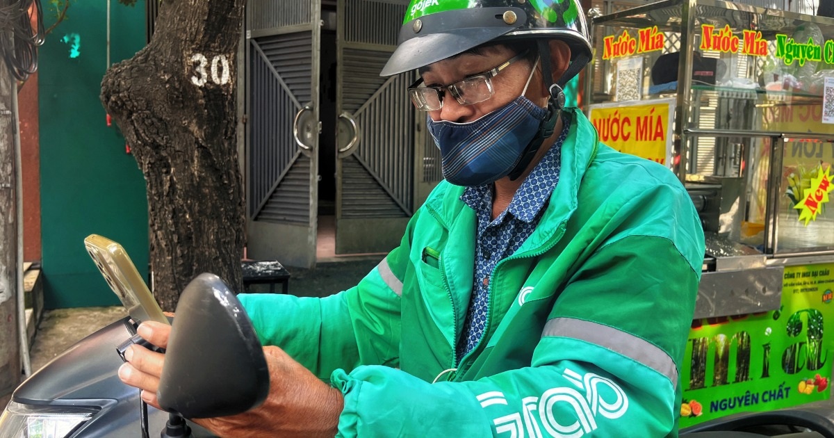 TPHCM đổi 400.000 xe xăng sang xe điện, tài xế thấp thỏm thay "cần câu cơm"