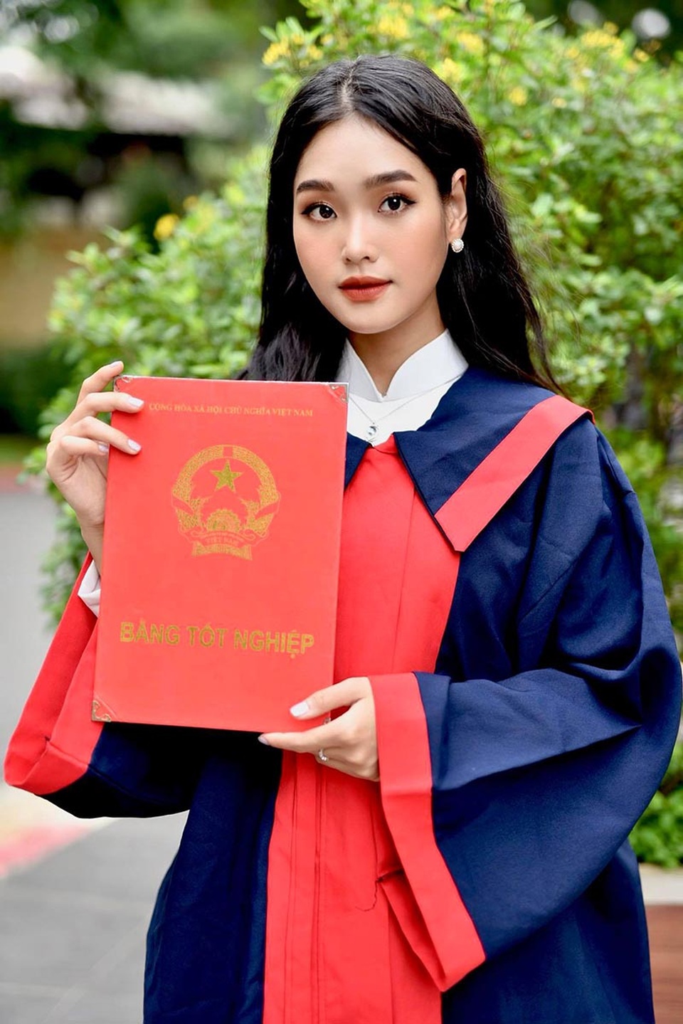 Nàng thơ xứ Thanh đẹp dịu dàng trong bộ ảnh chia tay giảng đường - 10 Nàng thơ xứ Thanh đẹp dịu dàng trong bộ ảnh chia tay giảng đường - 10