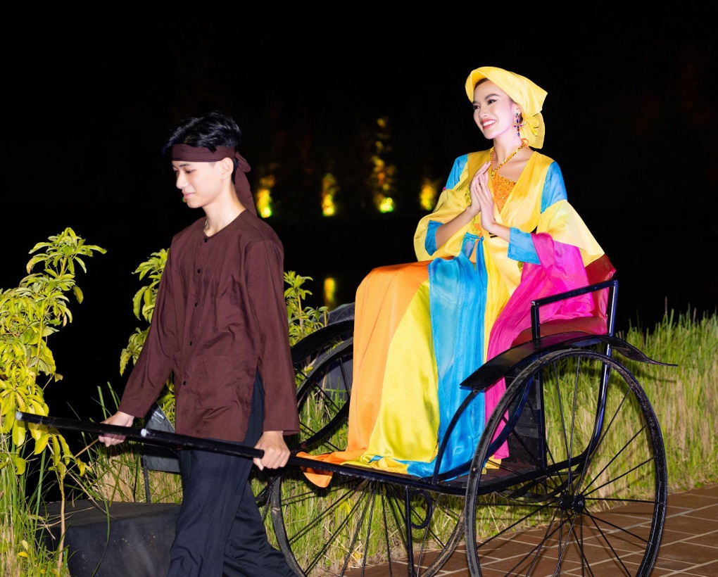 Thí sinh Miss Grand mặc áo tứ thân, nhảy sạp để quảng bá văn hóa Việt Nam - 6 Thí sinh Miss Grand mặc áo tứ thân, nhảy sạp để quảng bá văn hóa Việt Nam - 6
