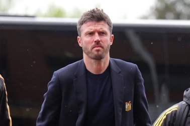 Giúp Man Utd dự Champions League, HLV Michael Carrick nhận phần thưởng lớn