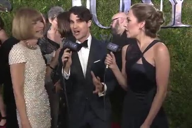 Anna Wintour tươi tắn dự sự kiện