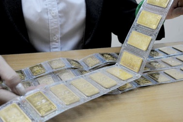 Buông xuôi giá vàng?