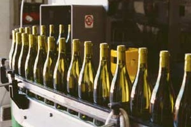 Mỹ khai trương máy bán rượu