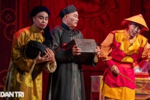 Nghệ sĩ Tuồng làm MC đám cưới, bán đồ ăn, rạp chỉ có 50 khán giả đến xem