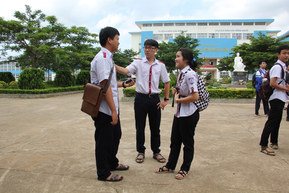 Đắk Lắk: Đề thi Văn vào lớp 10 bàn về nắm bắt cơ hội cho bản thân - 2 Đắk Lắk: Đề thi Văn vào lớp 10 bàn về nắm bắt cơ hội cho bản thân - 2